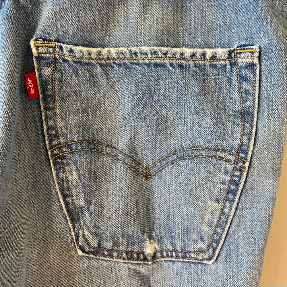 Redloop by Levi's Men's 5 Pocket Blue Jeans 36x34 Denim 100% Cotton Distressed